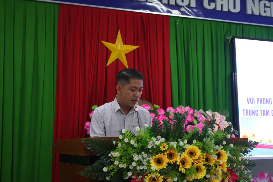 Lãnh đạo Phòng GD&amp;ĐT, các trường trình bày tham luận tại Hội nghị.