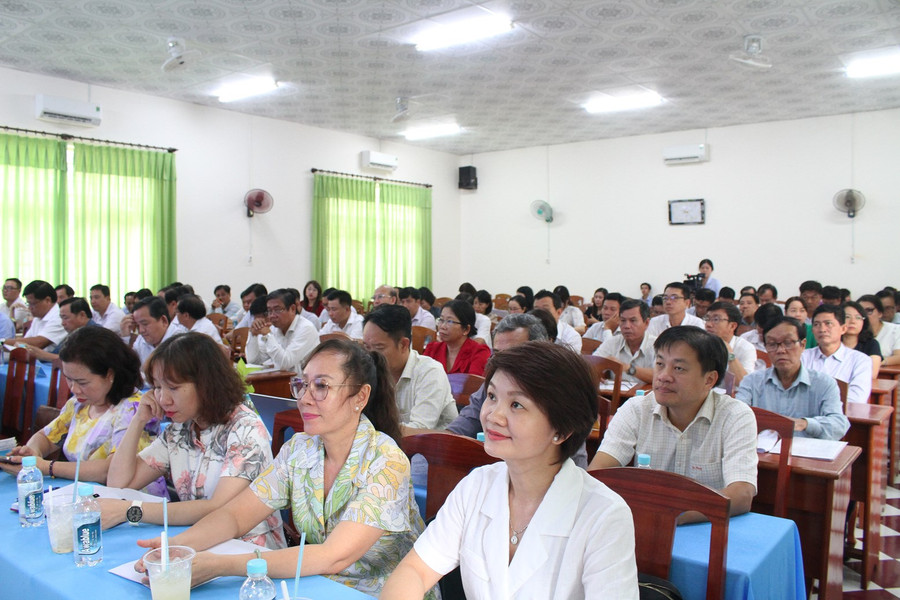 Đại biểu tham dự Hội nghị.