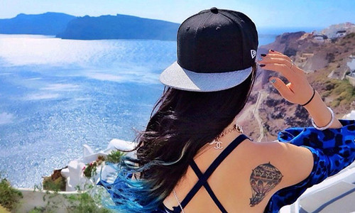 [Caption]Wang Zi, 28 tuổi, một nhà thiết kế thời trang,