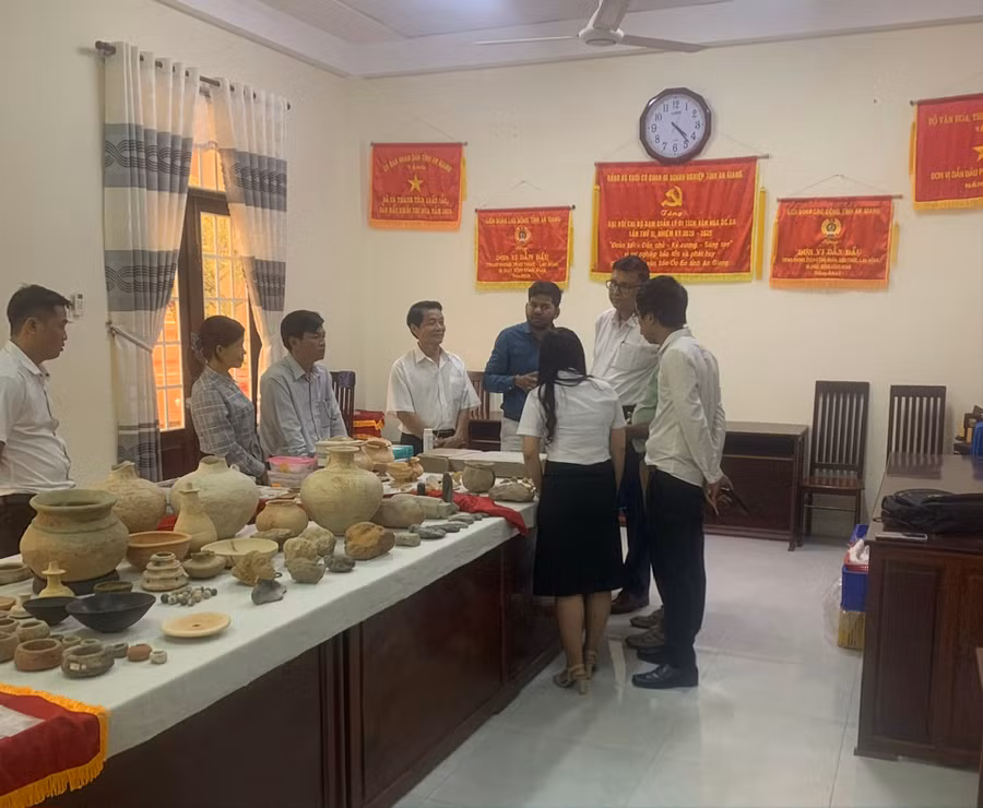 Đoàn Khảo sát khảo cổ Ấn Độ trao đổi chuyển môn cùng BQL Khu di tích.