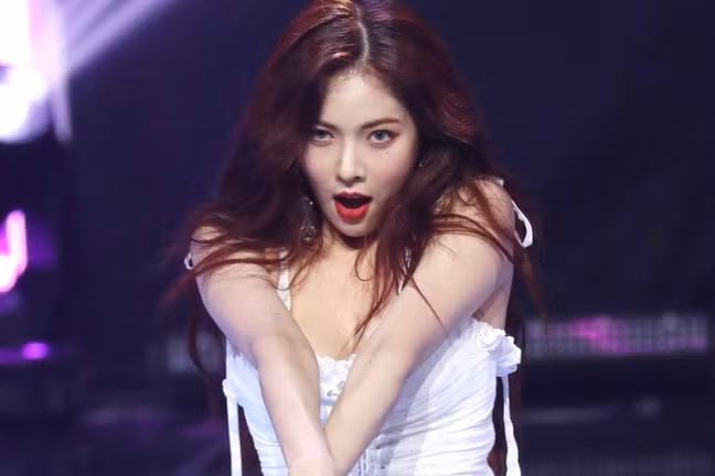 8 nữ thần tượng có thể "đánh cắp" sân khấu với những màn trình diễn bùng nổ ảnh 7