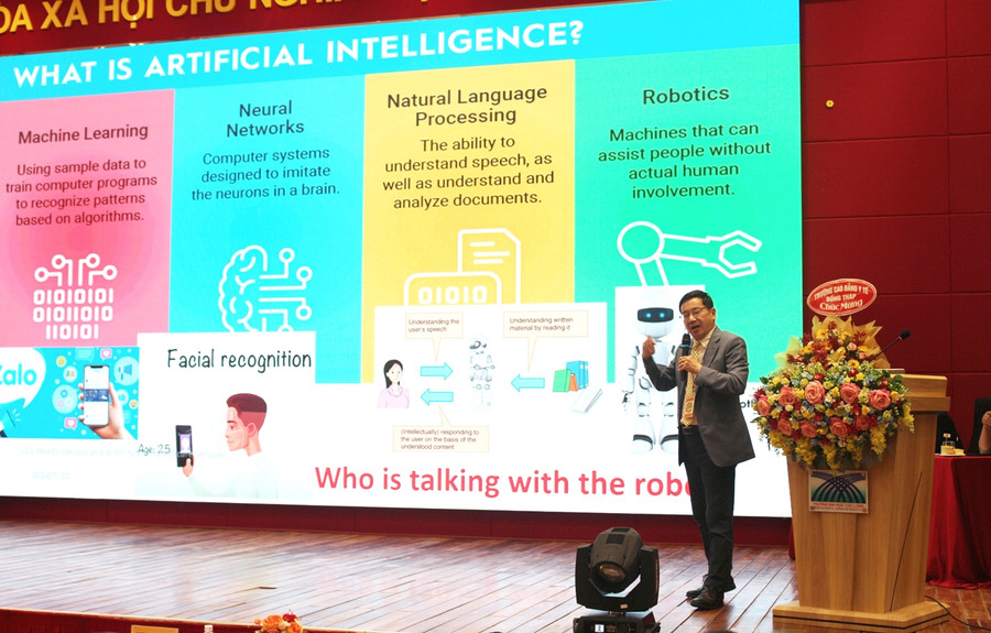 Giáo sư Peter Chang - Chủ tịch danh dự AHLA trình bày tham luận tại Hội thảo.