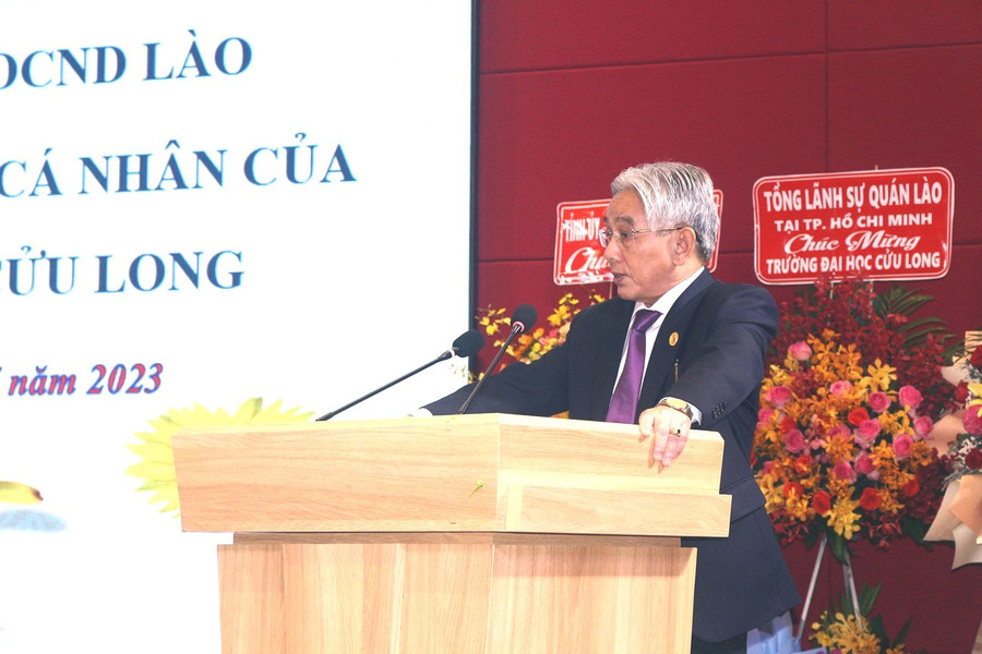 PGS.TS Lương Minh Cừ - Bí thư Đảng ủy, Hiệu trưởng Trường ĐH Cửu Long phát biểu khai mạc.