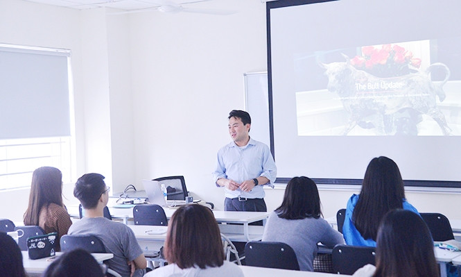 Một giờ học tại khoa Quản trị kinh doanh - Du lịch (Trường ĐH Hà Nội). Ảnh: Hiếu Nguyễn