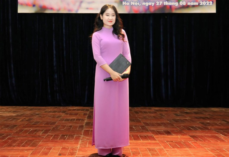 Chu Hoa Bảo Trâm là gương mặt MC quen thuộc của Trường THPT chuyên Hà Nội -Amsterdam. Ảnh: Vân Anh