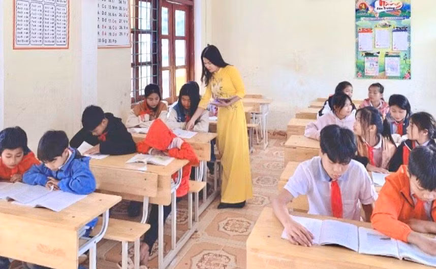 Giờ dạy của cô Nguyễn Thị Hoài Thanh – giáo viên Trường Phổ thông DTNT Bố Trạch (huyện Bố Trạch, tỉnh Quảng Bình). Ảnh: NVCC