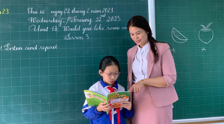 Cô Nguyễn Thị Nguyệt luôn tiên phong áp dụng phương pháp mới và ứng dụng CNTT trong giảng dạy. Ảnh: Đình Tuệ Cô Nguyễn Thị Nguyệt luôn tiên phong áp dụng phương pháp mới và ứng dụng CNTT trong giảng dạy. Ảnh: Đình Tuệ