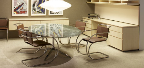 Diem danh cac mau ghe doc dao tu the ky truoc dang co xu huong 