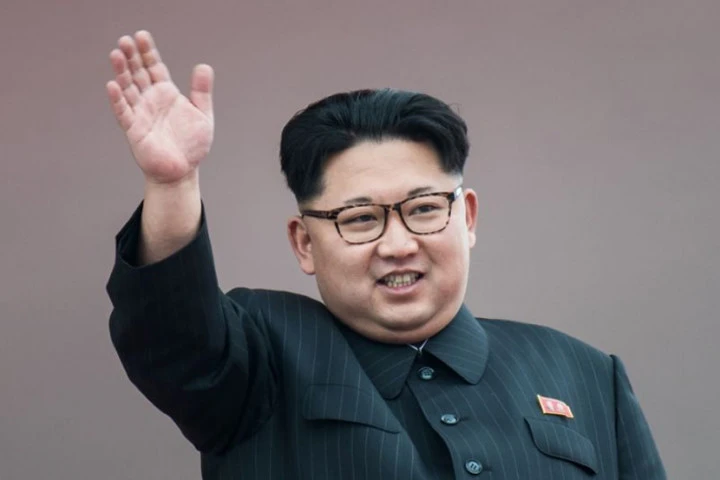 Triều Tiên bỏ ảnh Chủ tịch Kim Jong Un, cha và ông nội Chủ tịch trên sách giáo khoa