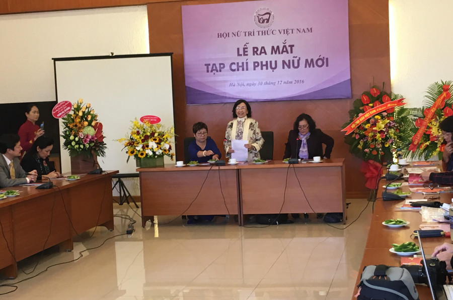 GS.TSKH Phạm Thị Trân Châu phát biểu tại buổi họp báo