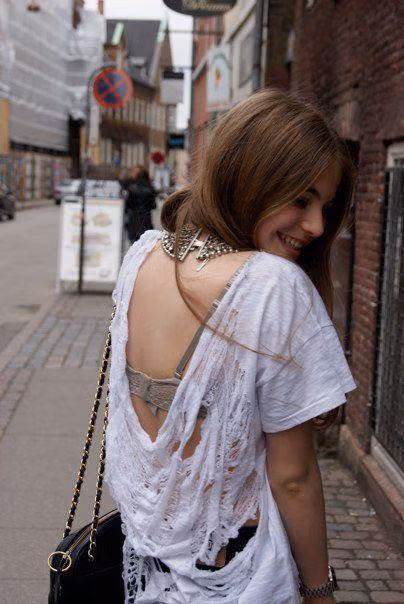 Thoi trang ao rach – that ma tuong nhu chuyen dua - Anh 2