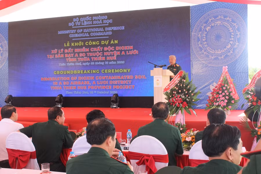 Thượng tướng Nguyễn Chí Vịnh, Ủy viên Trung ương Đảng, Thứ trưởng Bộ Quốc phòng phát biểu chỉ đạo.