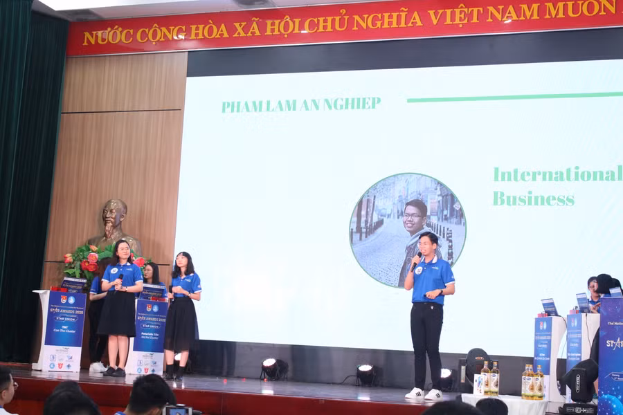 Phần thi thuyết trình.