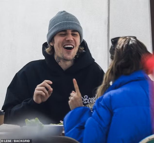 Cặp đôi đã có một ngày bên nhau vô cùng vui vẻ, hạnh phúc.