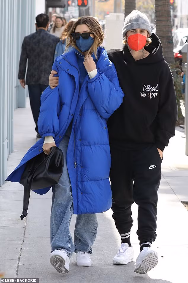 Justin Bieber không tới tham dự Grammy năm nay mặc dù được đề cử tới 4 giải thưởng chỉ để hẹn hò bà xã.