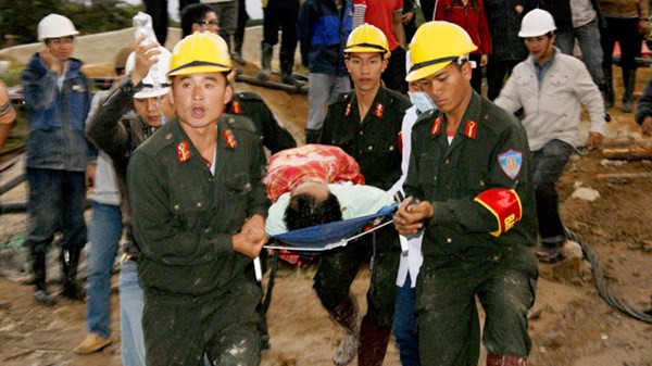 Giải cứu công nhân sập hầm: Những bất ngờ giờ mới tiết lộ ảnh 1 Giải cứu công nhân sập hầm: Những bất ngờ giờ mới tiết lộ ảnh 1