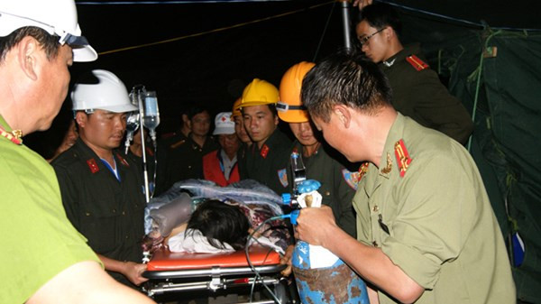 Giải cứu công nhân sập hầm: Những bất ngờ giờ mới tiết lộ ảnh 2 Giải cứu công nhân sập hầm: Những bất ngờ giờ mới tiết lộ ảnh 2