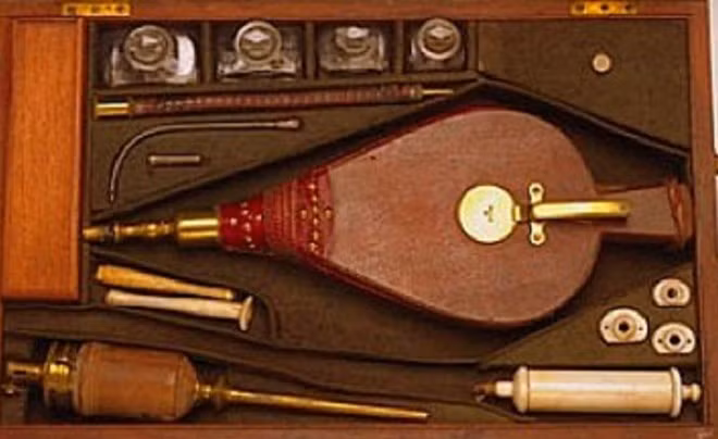 Những dụng cụ y tế đáng sợ nhất trong lịch sử