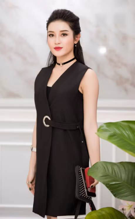 Hong Que bau 9 thang van noi bat ben dan hoa, a hau - Anh 4