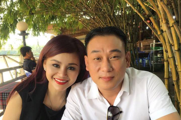 Diễn viên hài Lê Giang hạnh phúc bên bạn trai doanh nhân