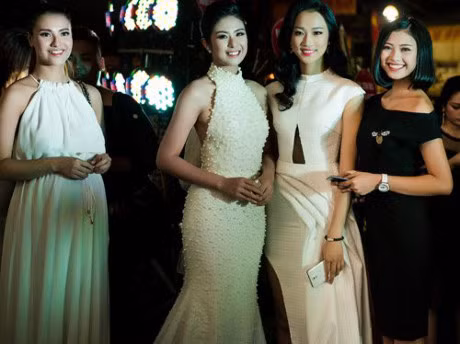 Hong Que bau 9 thang van noi bat ben dan hoa, a hau - Anh 1