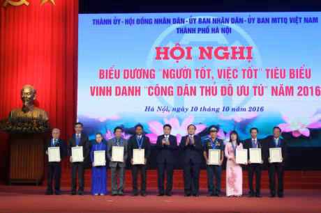 Ha Noi ton vinh 961 “Nguoi tot, viec tot” va 9 