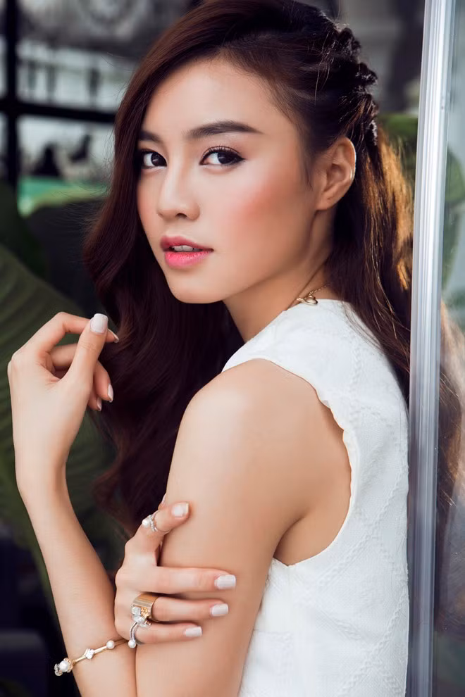 Lan Ngọc tươi tắn dù vướng thị phi hậu BNHV