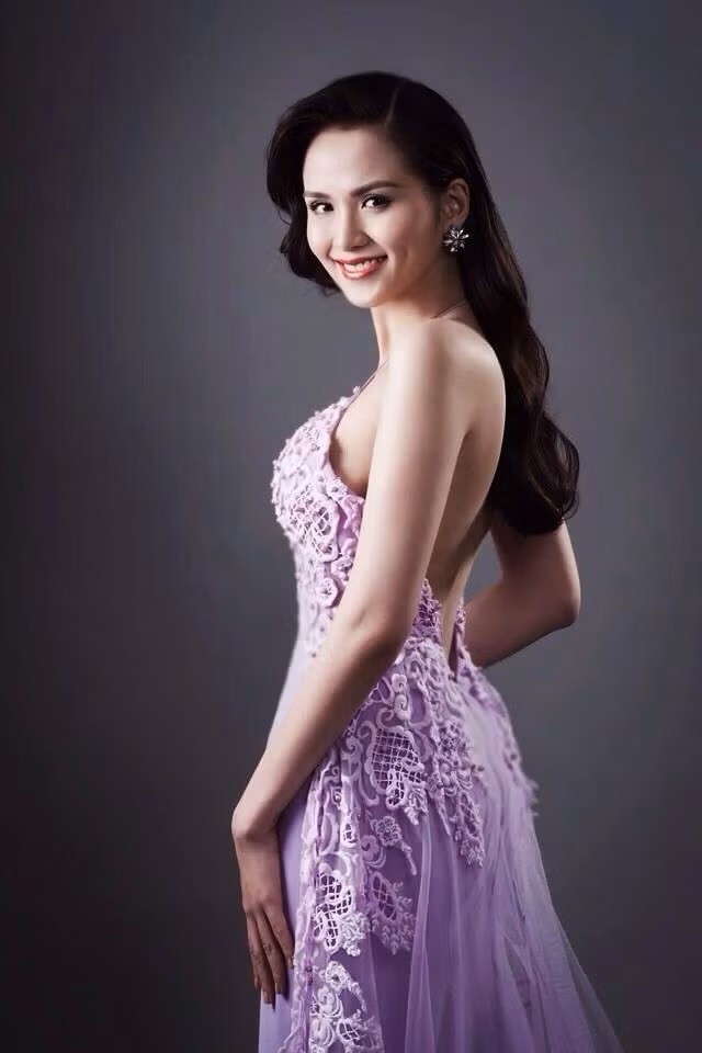 Những sao Việt eo thon ngỡ ngàng nhất sau sinh