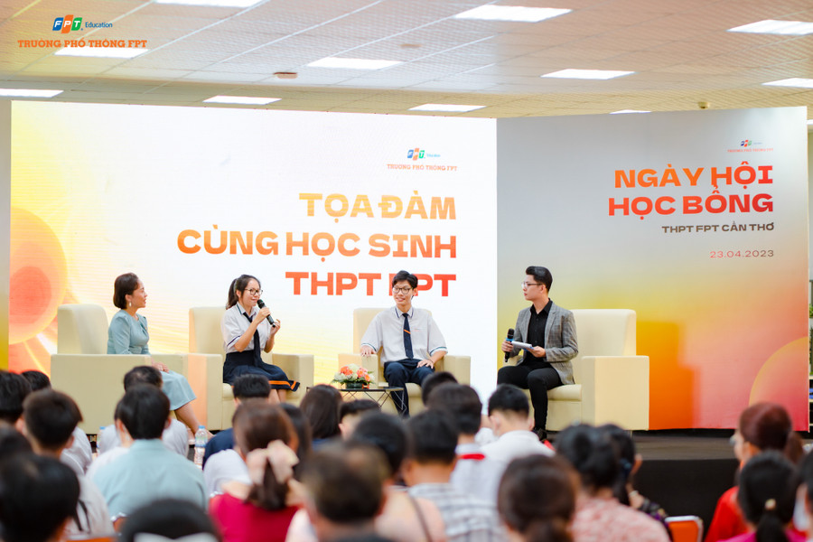 Tọa đàm cùng học sinh THPT FPT. Tọa đàm cùng học sinh THPT FPT.