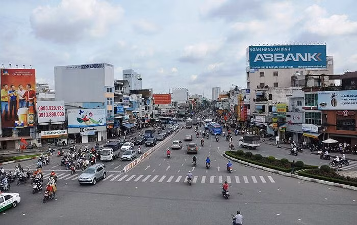 Hỗn độn giao thông Sài Gòn ngày đầu nghỉ lễ