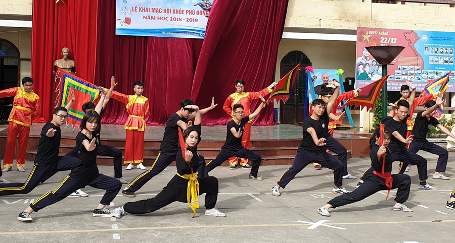 Màn đồng diễn võ thuật hấp dẫn