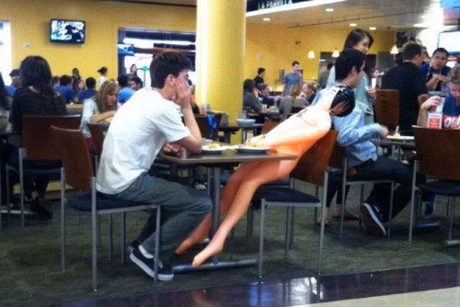 Một buổi hẹn hò của anh chàng FA.