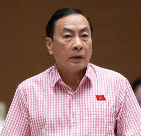 Ông Phạm Văn Hòa phát biểu thảo luận tại Kỳ họp thứ 5, Quốc hội khóa XV. Ảnh: QH