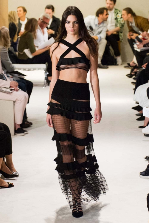 Victoria Secret 2015 công bố dàn người mẫu đẹp như thiên thần - Ảnh 2 Victoria Secret 2015 công bố dàn người mẫu đẹp như thiên thần - Ảnh 2