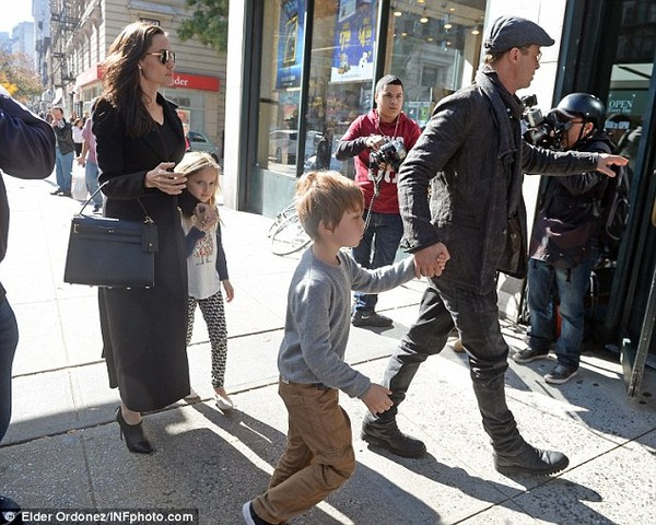 Brad Pitt, Angelina Jolie Brad Pitt, Angelina Jolie