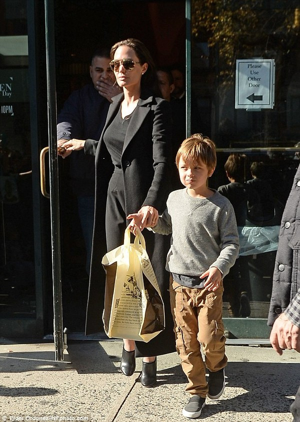 Brad Pitt, Angelina Jolie Brad Pitt, Angelina Jolie