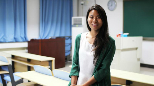 Chị Zhang Lin từng cảm thấy bị sỉ nhục, ức chế khi theo mẹ tới "chợ hôn nhân" để tìm chồng. Ảnh: Katrina Yu/Al Jazeera. cuoc-noi-day-cua-nhung-co-gai-e-o-trung-quoc