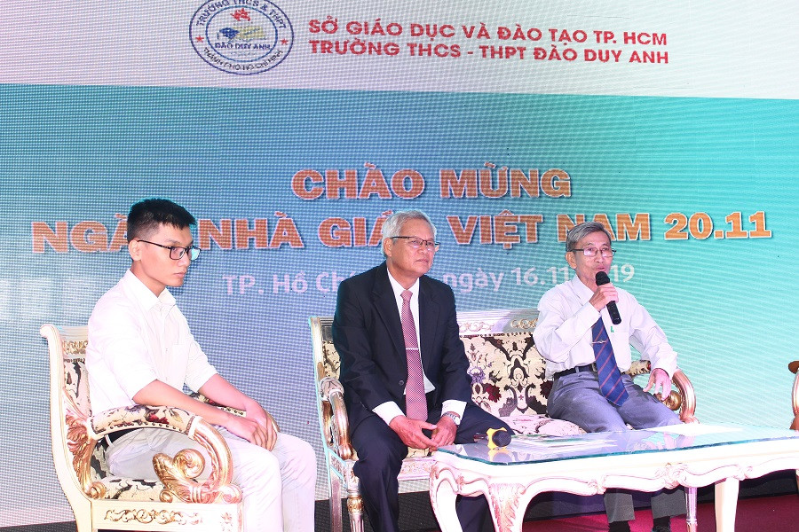 Nhà giáo ưu tú Nguyễn Văn Ngai chia sẻ tại buổi tọa đàm