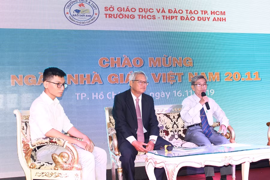 Nhà giáo ưu tú Nguyễn Văn Ngai chia sẻ tại buổi tọa đàm Nhà giáo ưu tú Nguyễn Văn Ngai chia sẻ tại buổi tọa đàm