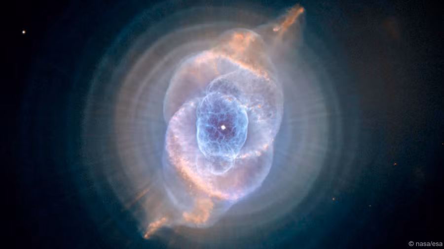 Loạt ảnh thiên văn tuyệt đẹp mừng kính Hubble 25 tuổi ảnh 9