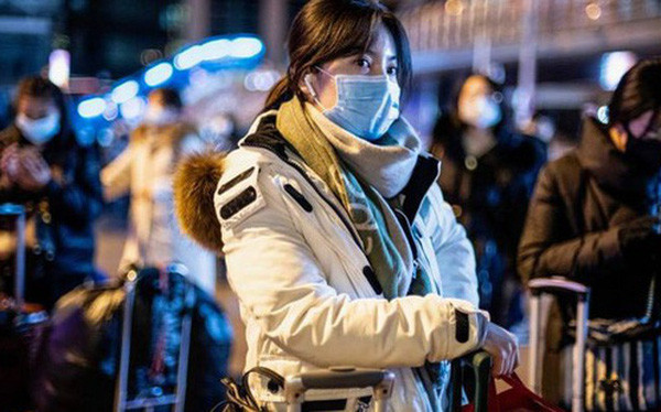 Đeo khẩu trang phòng tránh virus corona: Chuyên gia tiết lộ thêm chi tiết ai cũng phải kinh ngạc vì mình làm chưa đúng - Ảnh 3. Đeo khẩu trang phòng tránh virus corona: Chuyên gia tiết lộ thêm chi tiết ai cũng phải kinh ngạc vì mình làm chưa đúng - Ảnh 3.