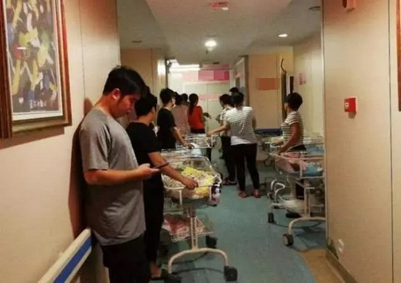 trẻ sinh vào ban ngày hay ban đêm sẽ tốt hơn 3 trẻ sinh ra vào ban ngày tốt hơn hay sinh vào ban đêm tốt hơn, chọn giờ sinh cho trẻ, trẻ sinh giờ nào tốt, chăm con
