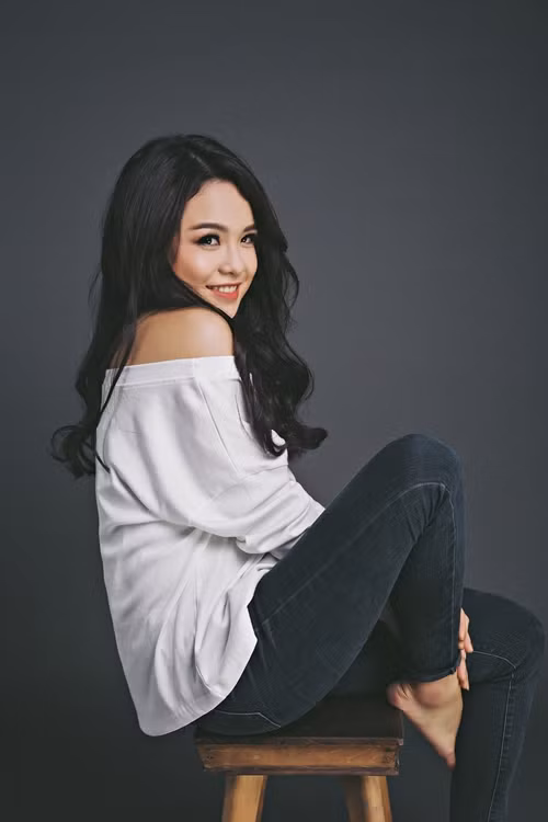 Thái Trinh đang tham gia gameshow Biến đổi hoàn hảo được BGK công nhận sự cố gắng thay đổi.