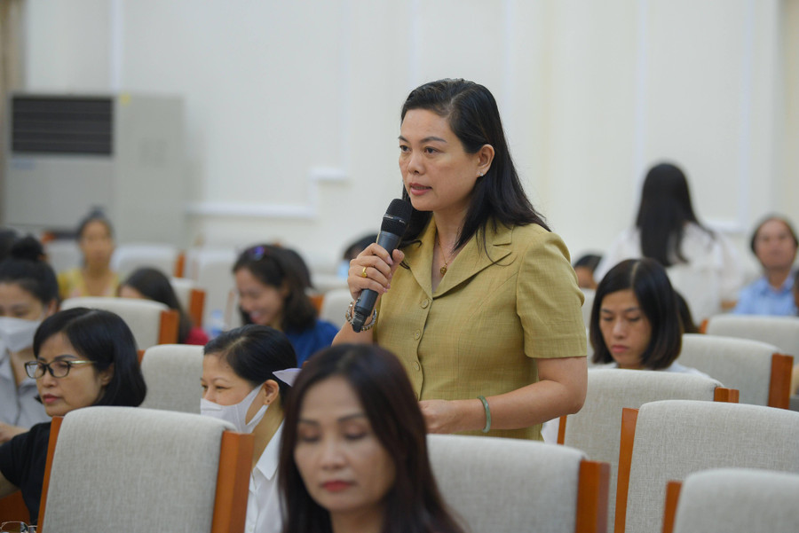 Đại biểu phát biểu tại Hội nghị “Đẩy mạnh công tác xây dựng văn hóa học đường”.