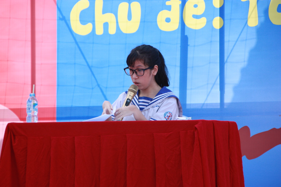 Hải Âu chia sẻ câu chuyện của chính mình tại lễ khai giảng