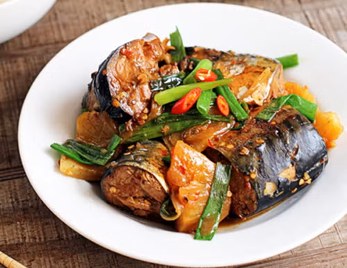 5 cách kho cá nục đơn giản mà không tanh cho ngày lạnh ảnh 1