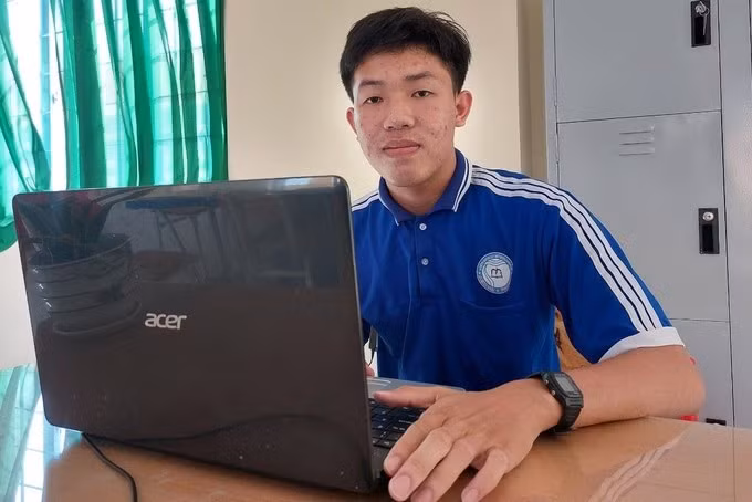 Em Trần Trường Vũ được tuyển thẳng vào Trường Sĩ quan Chính trị.