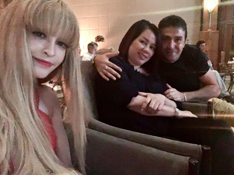 Chân dung mẹ kế người Việt giàu có ít người biết của Andrea - Ảnh 5 Chan dung me ke nguoi Viet giau co it nguoi biet cua Andrea - Anh 5