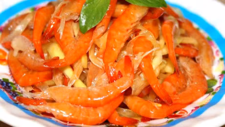 Cach lam tom chua mien Tay nhin la me, an la nghien - Anh 1