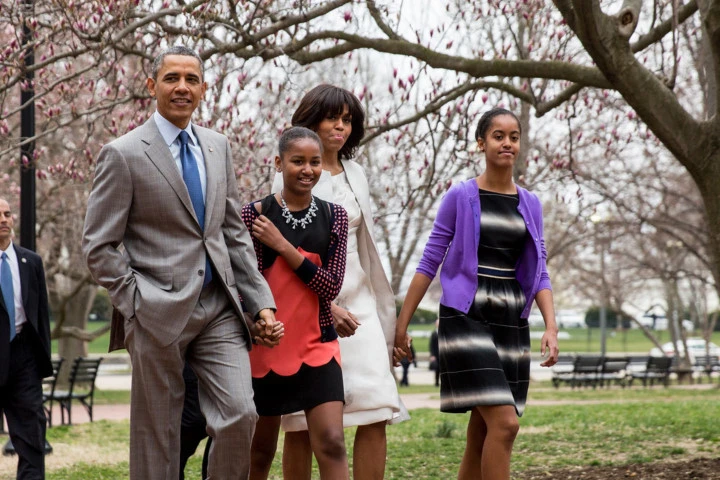 Ngắm gu thời trang đồng điệu của gia đình tổng thống Obama